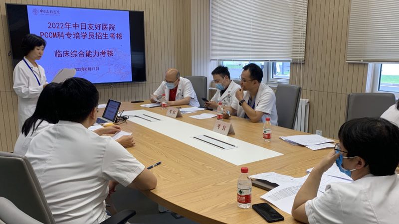 在选择建造师培训机构时，除了关注报名流程的便捷性，还应考察机构的资质与师资力量：